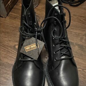 Harley-Davidson Men's Sleek Black Lace-Up Boots